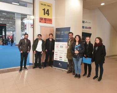 İSÜ Otomotiv ve İnovasyon Kulübü öğrencileri Öğr. Üyesi Dr. Barış Doğru ile TÜYAP'ta düzenlenen Petroleum İstanbul ve Gas&Power Network Fuarlarında.
